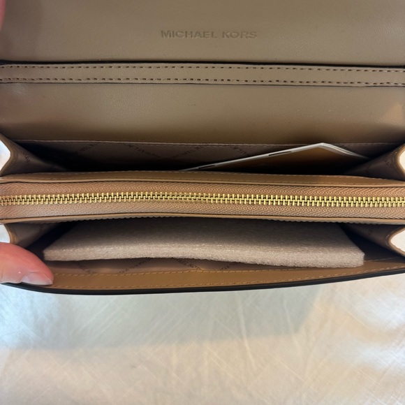 Michael Kors Gold Crossbody Metallic Bag - Picture 6 of 7